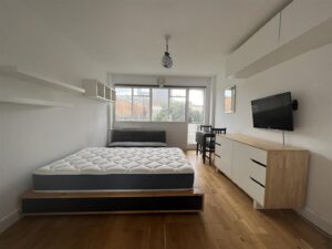 Pullman Court, Streatham Hill, SW2